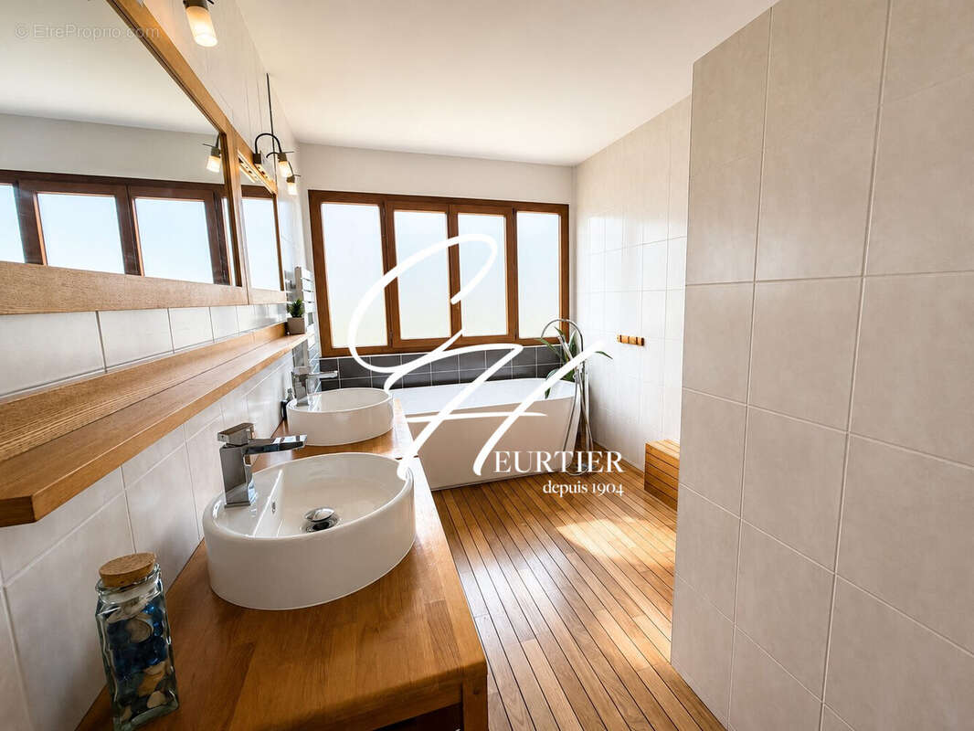 Appartement 112 m² à Echirolles  - photo 6