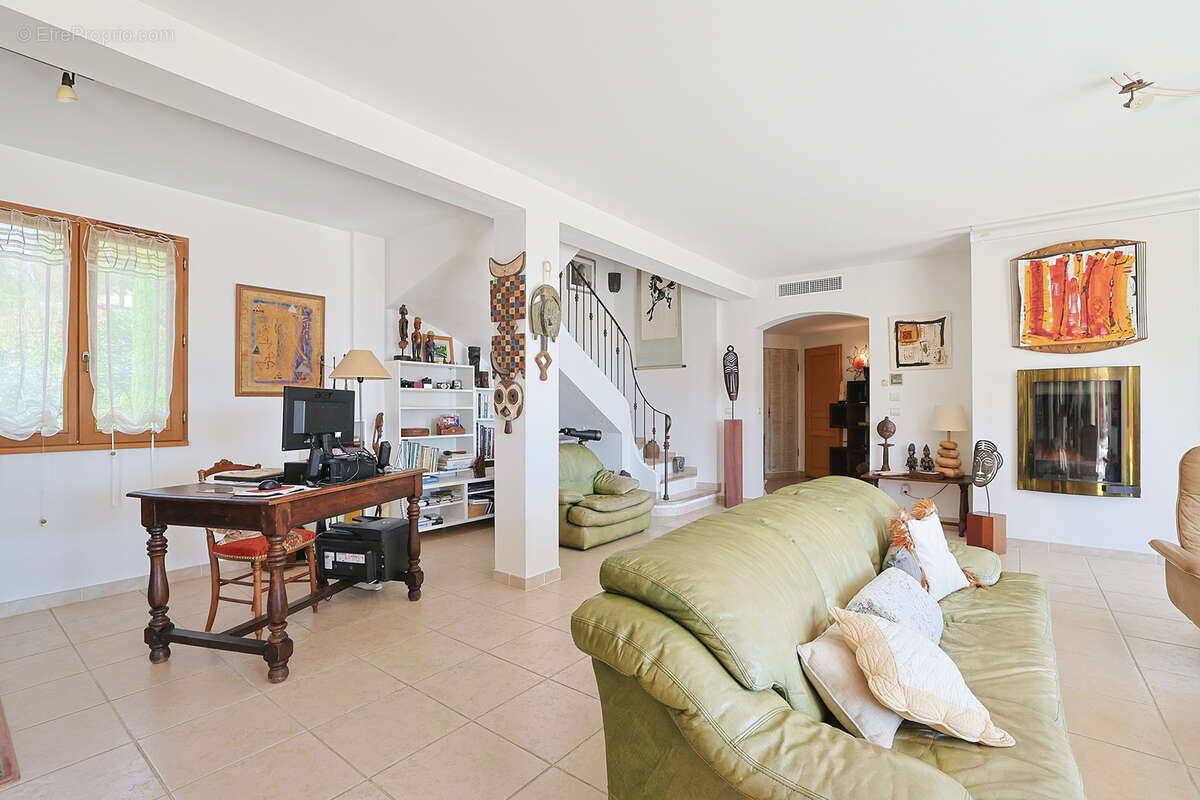 Maison à CARQUEIRANNE