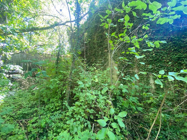 Maison à restaurer avec dépendances sur terrain de 1000 M2 - photo 12