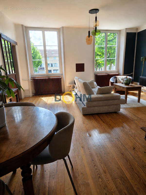 Appartement à LA TOUR-DU-PIN
