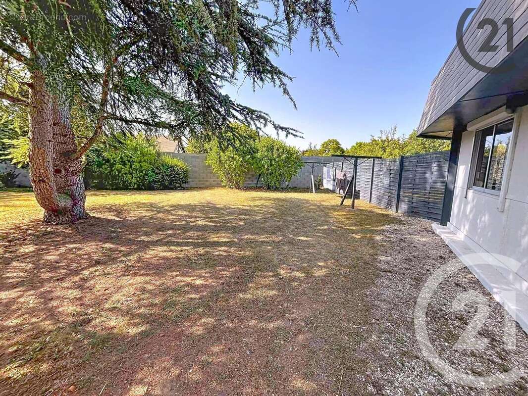 Autre à ESCOLIVES-SAINTE-CAMILLE