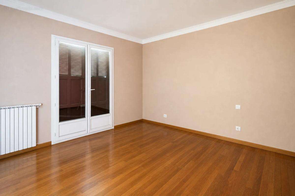 Appartement à MARSEILLE-16E