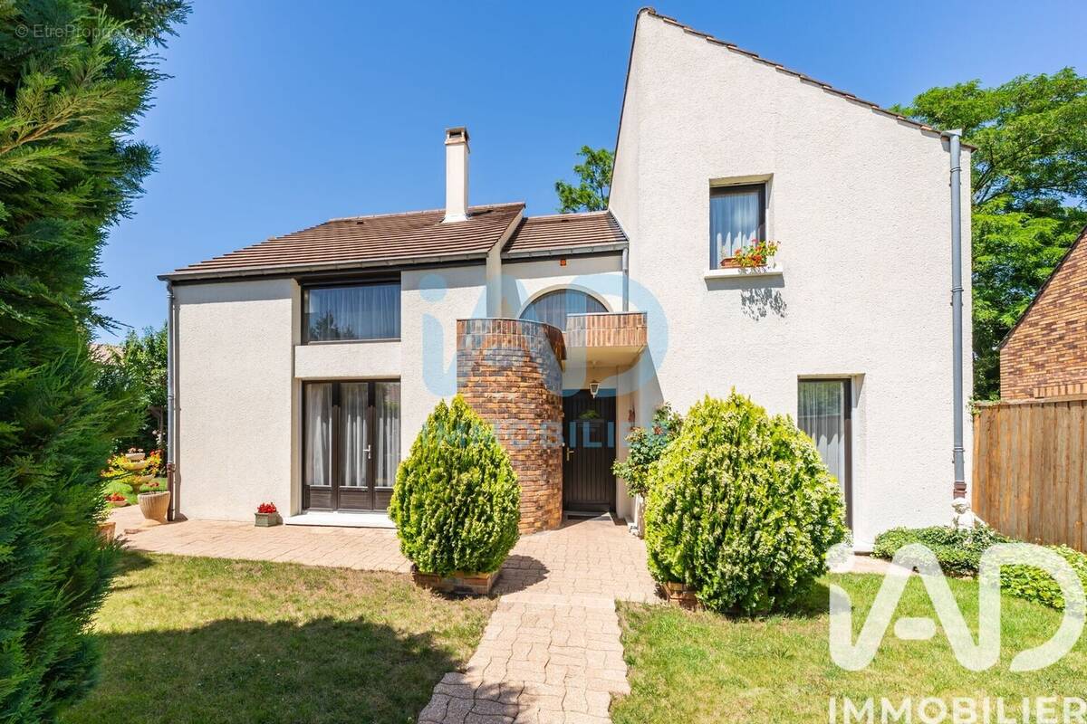 Photo 1 - Maison à COMBS-LA-VILLE