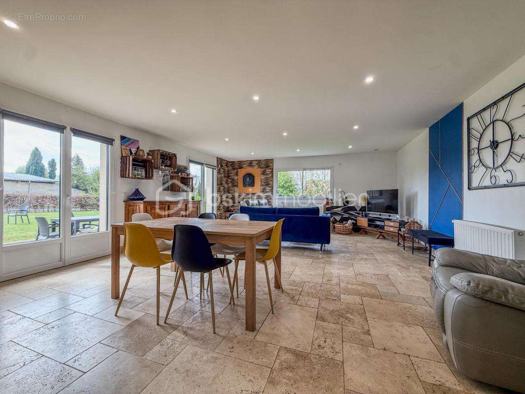 Maison familiale contemporaine de 2018 avec jardin – Prestations soignées, DPE A et vie de plain-pied - photo 2