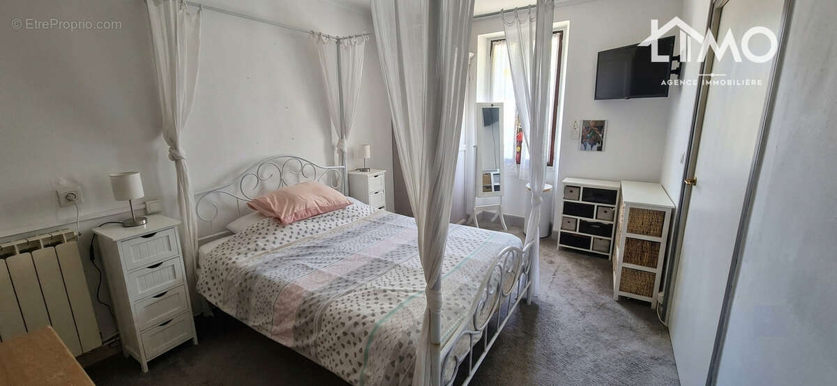 Maison 134 m² à Saint-Christophe  - photo 7