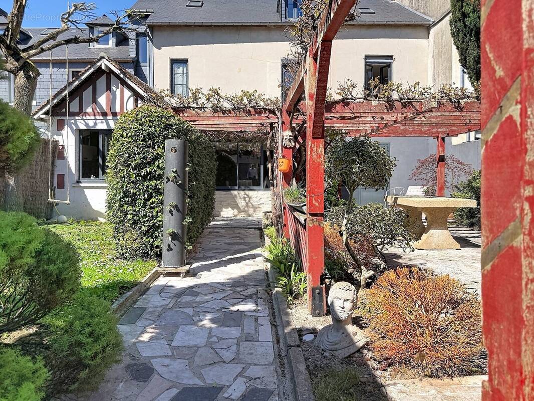 Maison à PONT-L'EVEQUE