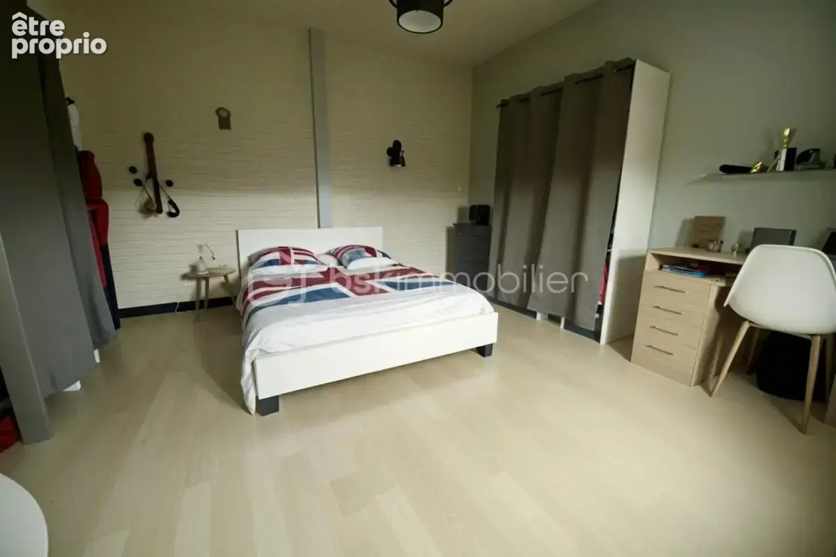 Grande maison familiale de caractère – 289 m² / 205 m² habitable  – Secteur de Kerhinet - photo 8