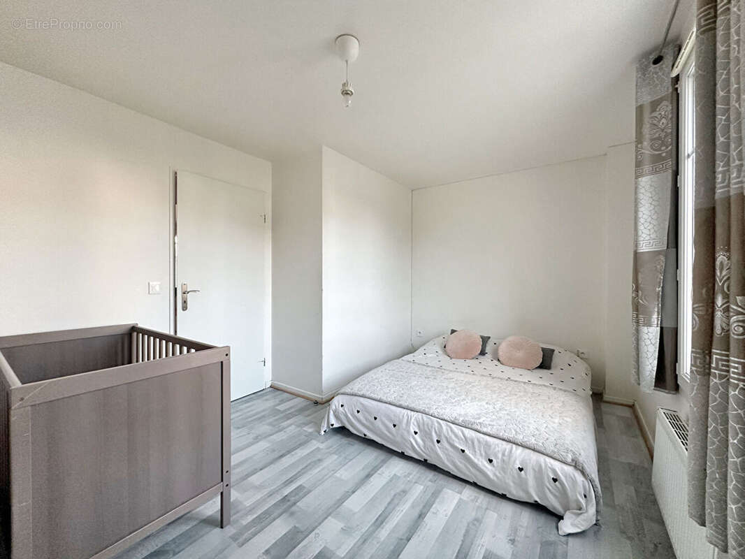 Maison à FONTENAY-LE-VICOMTE