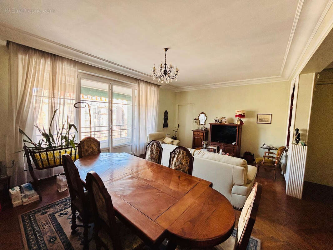 Appartement à MARSEILLE-8E