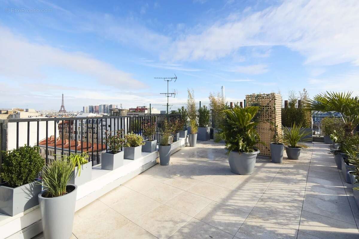 Appartement à PARIS-16E