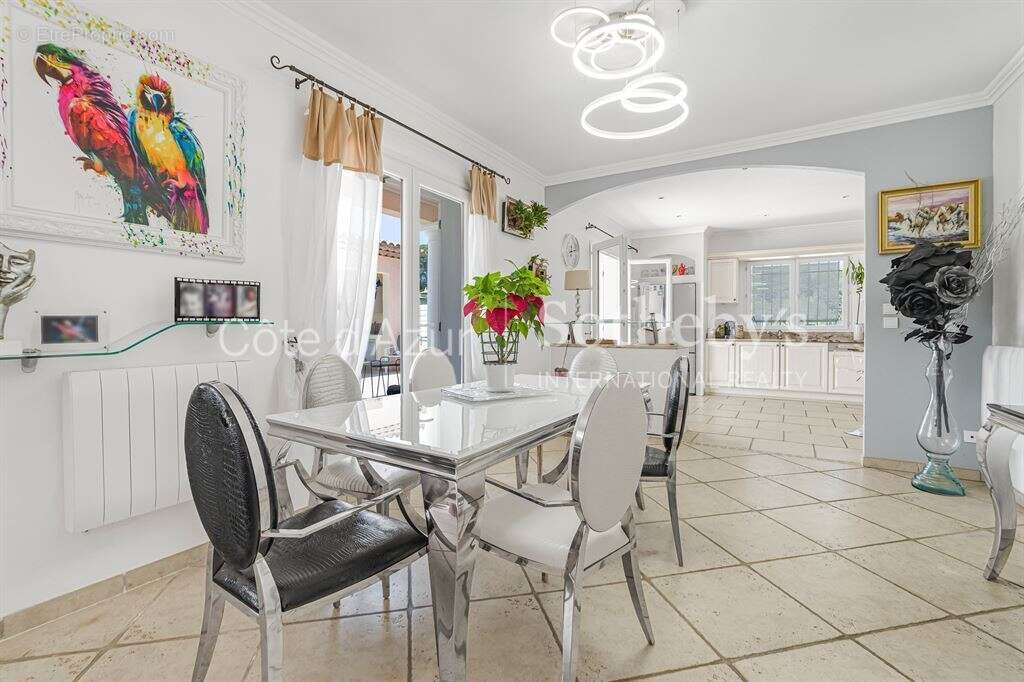 Villa provençale avec dépendance, piscine et potentiel d'extension sur terrain de 3 000 m² - photo 3