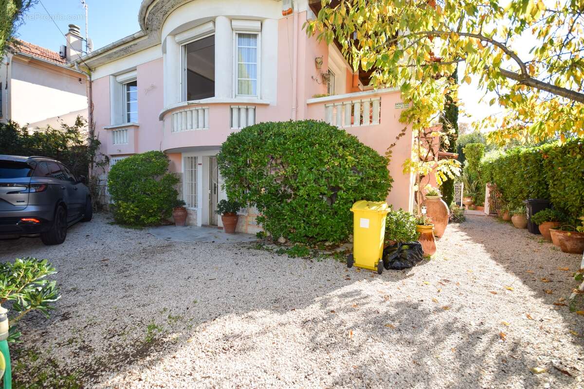 Maison à réinventer avec piscine et potentiel d?agrandissement Marseille 13009 ? Mazargues / Rolland Garros ? - Maison à MARSEILLE-9E