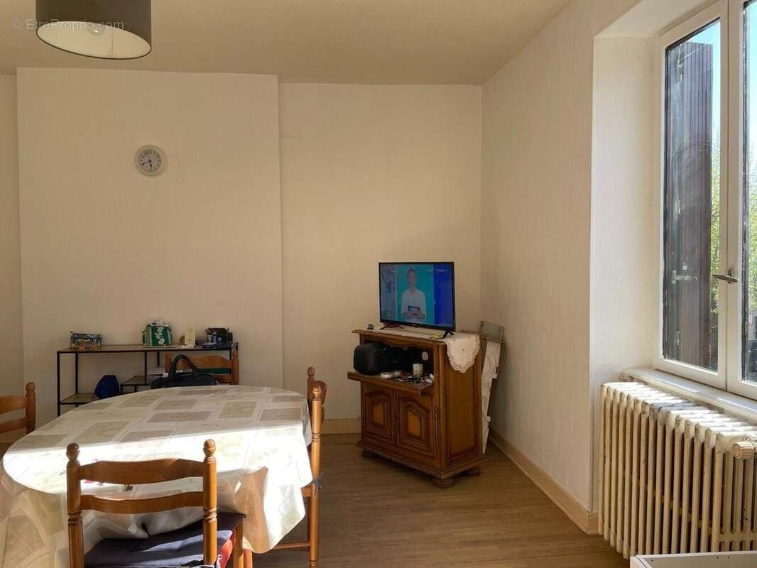 Photo 8 - Appartement à LE MAYET-DE-MONTAGNE