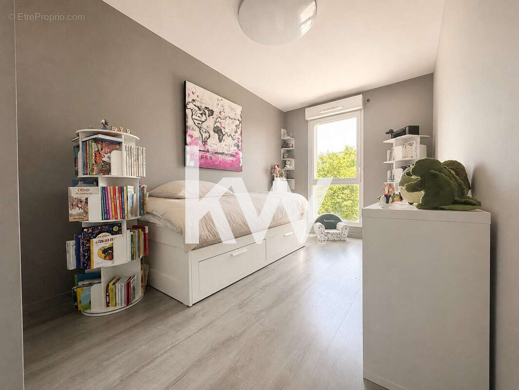 Appartement 79 m² à Bron  - photo 3