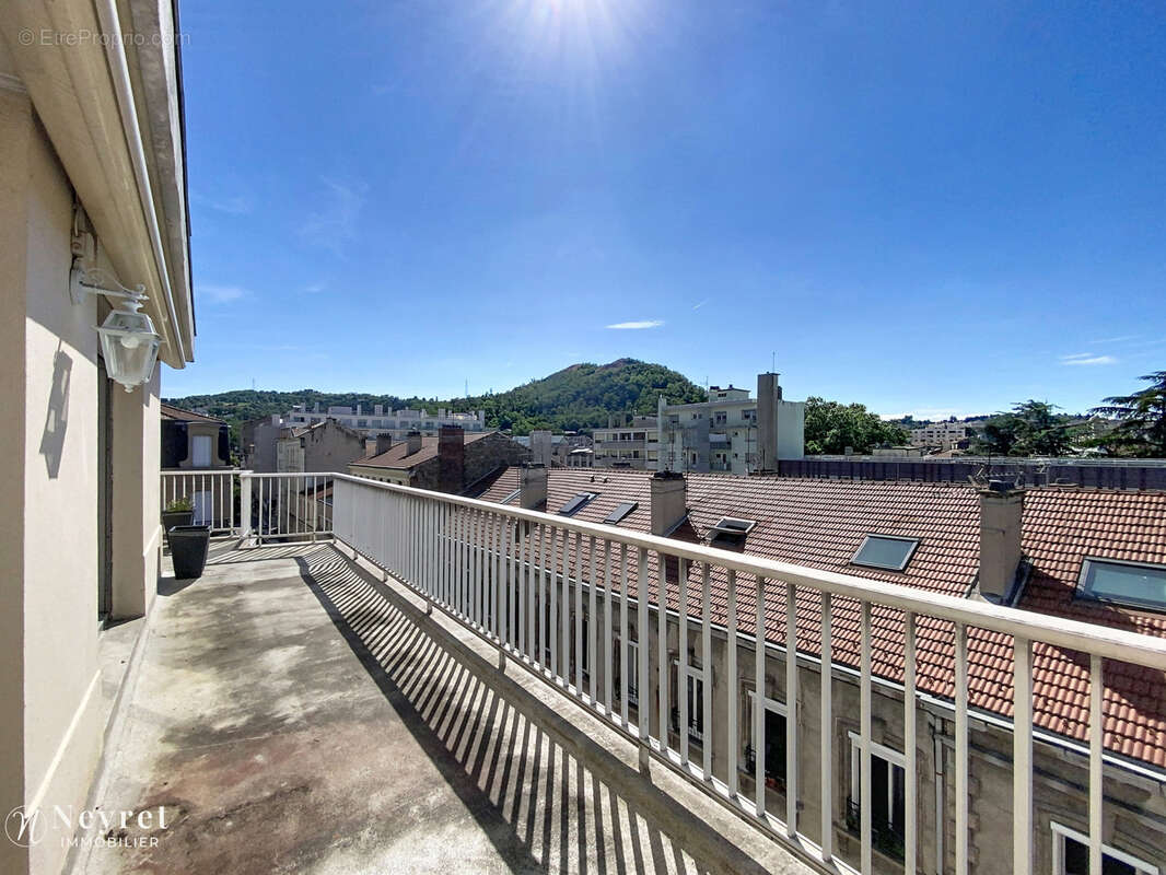 Appartement à SAINT-ETIENNE