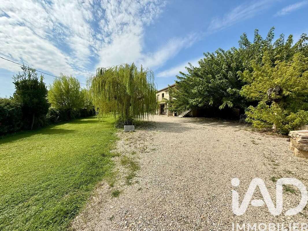 Photo 2 - Maison à SORGUES