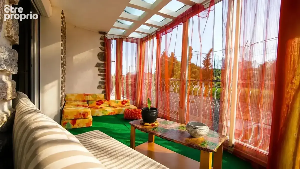 Maison de 7 pièces de 143 m² à Angoulême - photo 2