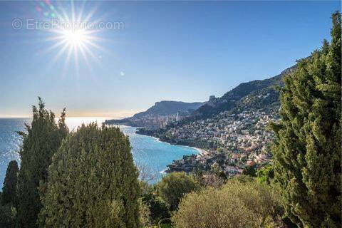 Appartement à ROQUEBRUNE-CAP-MARTIN