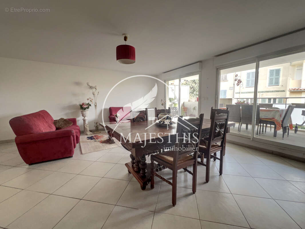 Appartement à HYERES