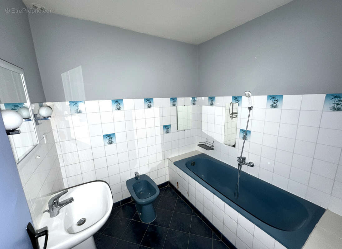 Appartement à CARCES