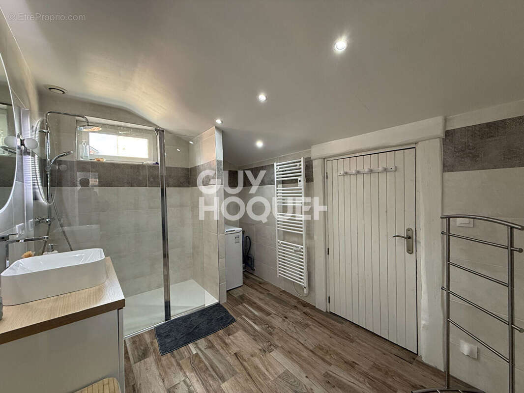 Appartement T2 Bis possibilité T3 au centre  d'Echalas de 73.27 m2 - photo 11