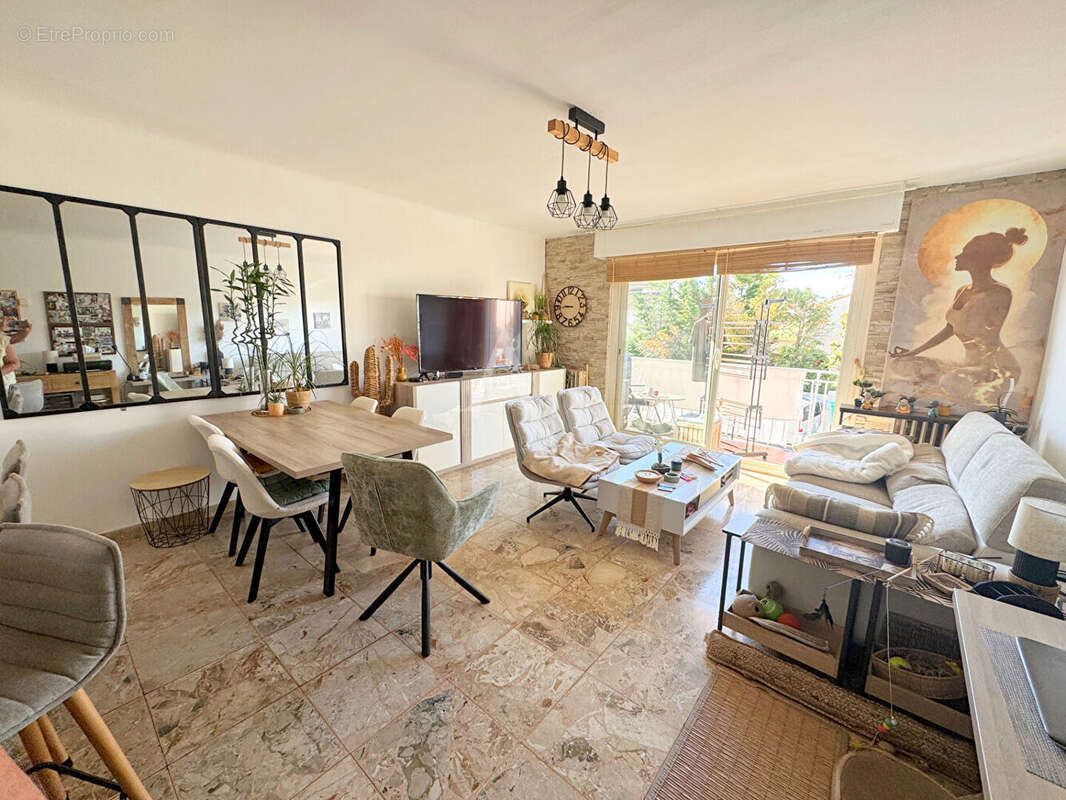 SAINT CYPRIEN VILLAGE - IMMEUBLE  - 235 m²  - Deux appartements F4 et local commercial -  Jardins et Garages - photo 13