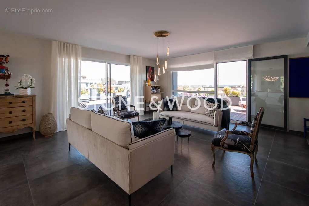 Appartement à THOIRY