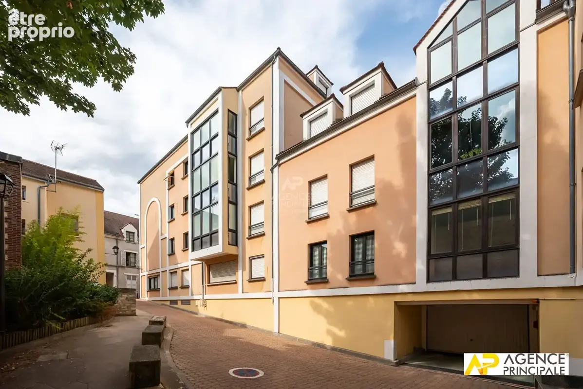 Appartement  4 pièce(s) - Ascenseur - terrasse - grand séjour - 78m² - photo 3