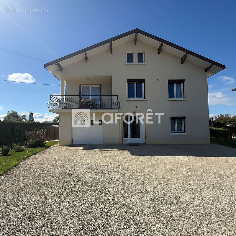 Maison à MONTREVEL-EN-BRESSE
