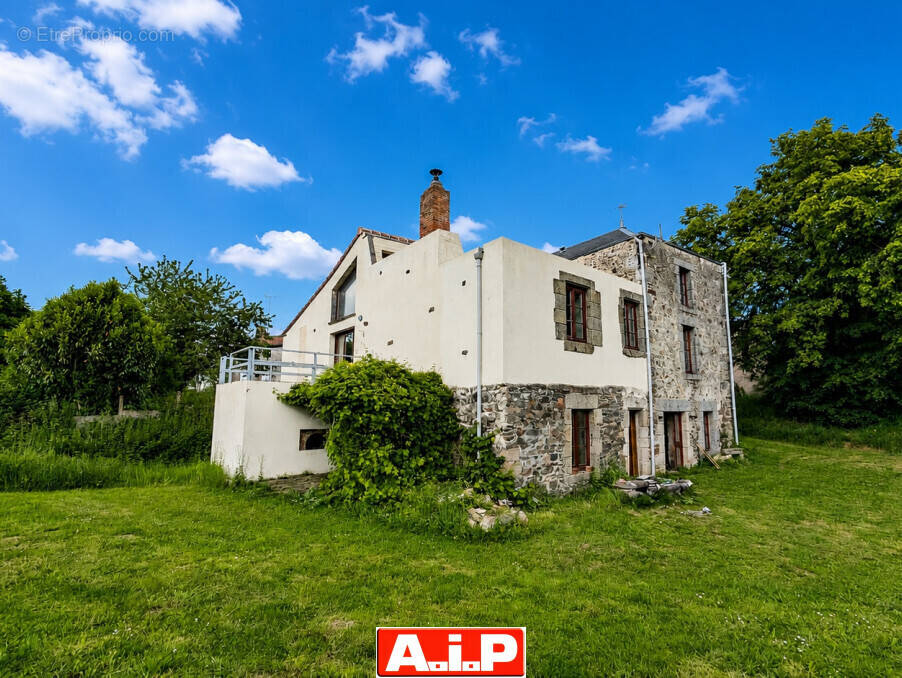 Maison à LA FORET-SUR-SEVRE