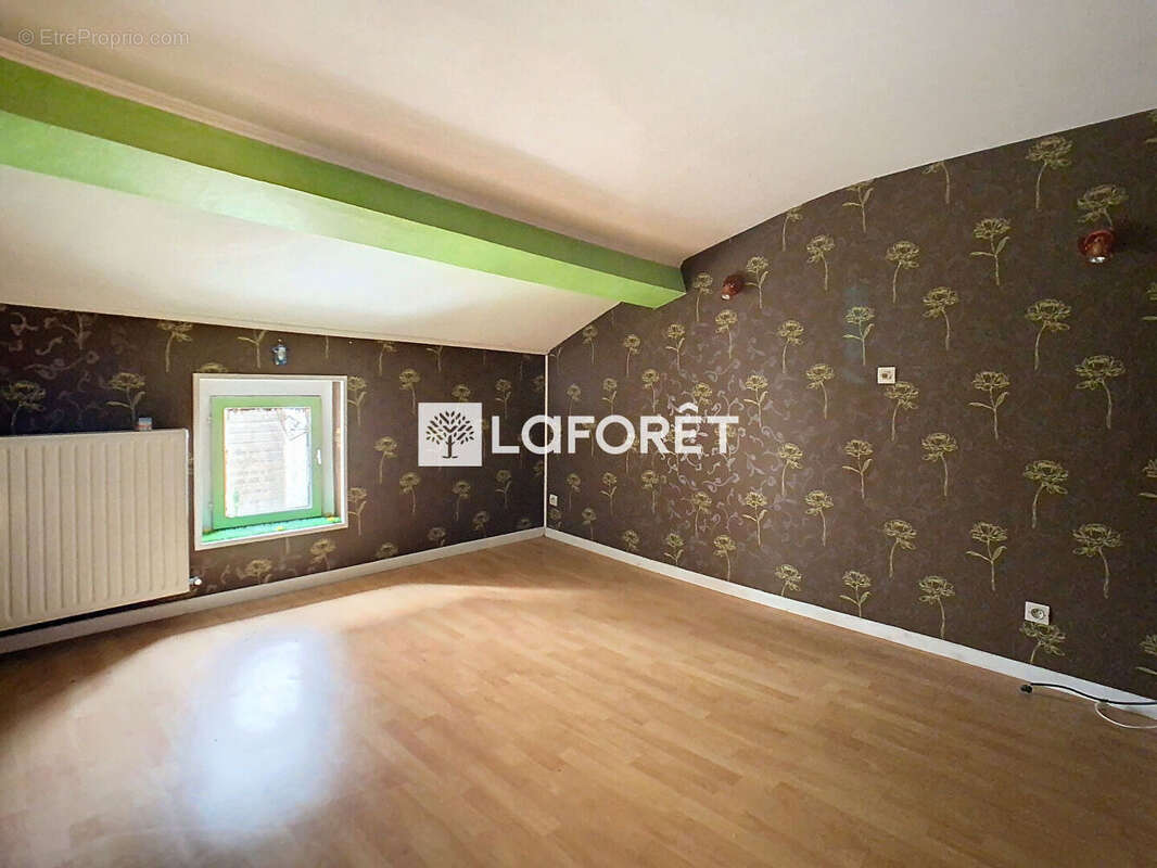 Maison à SAINTE-MENEHOULD