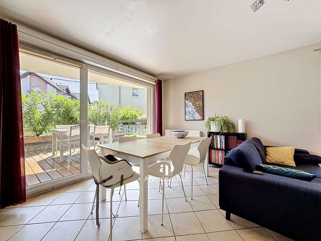 Appartement à POISY