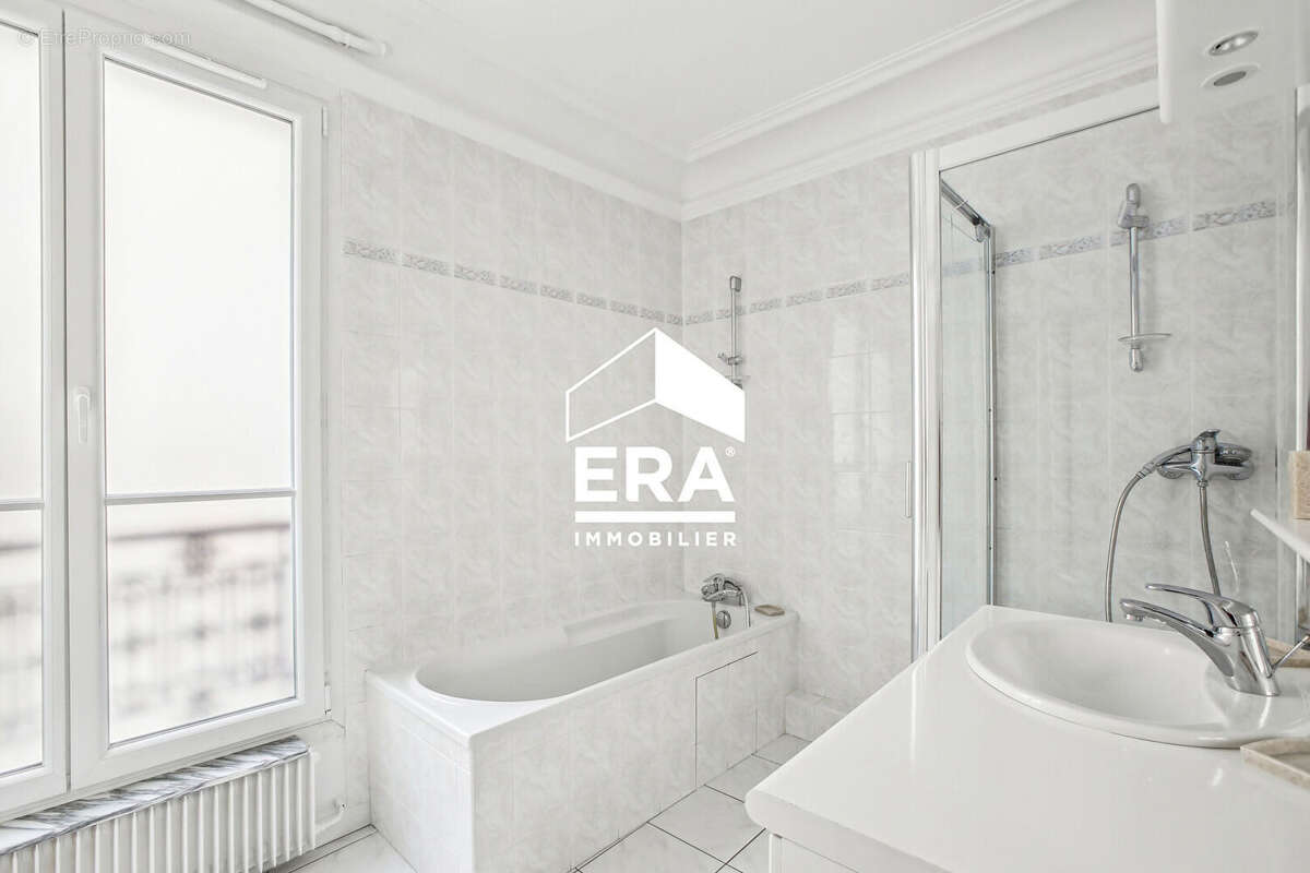 Appartement à PARIS-8E