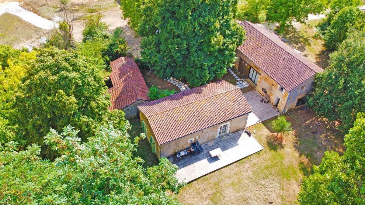 Maison à SAINT-AMAND-DE-VERGT