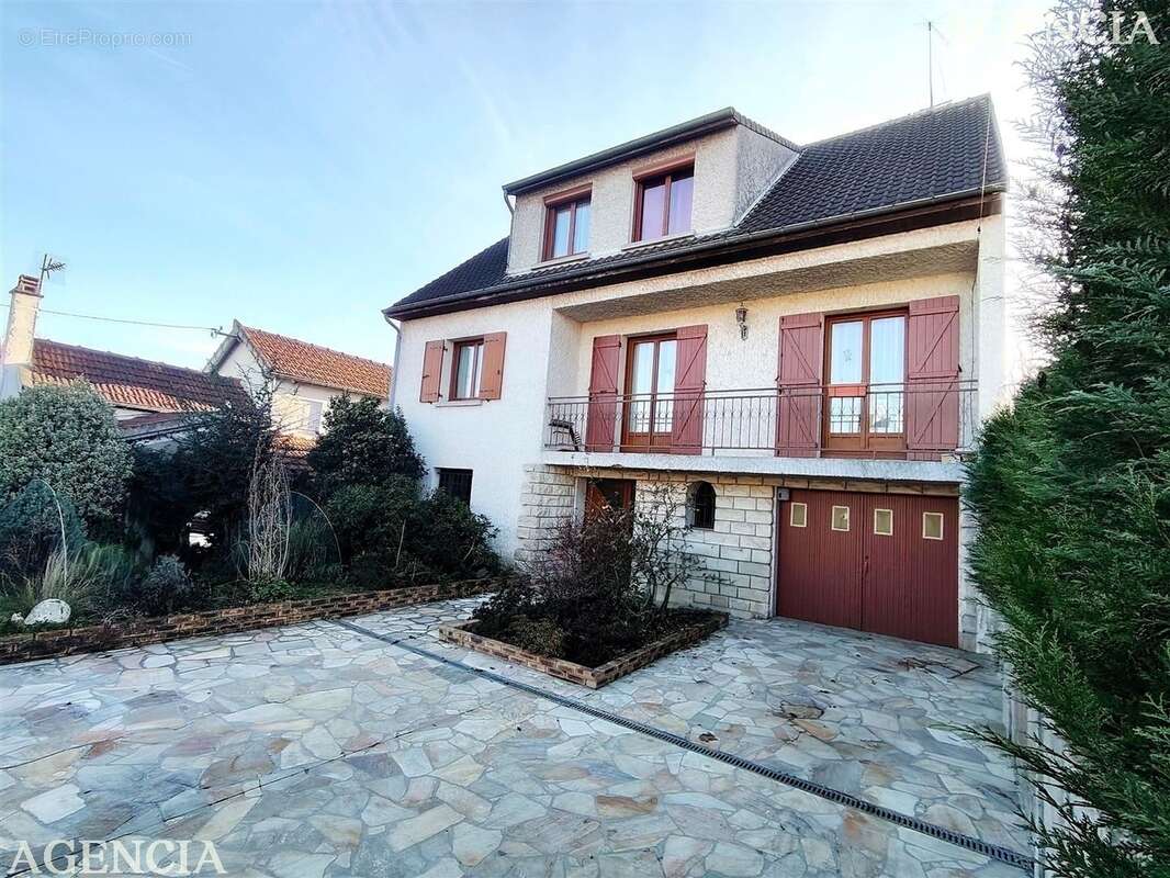 Maison à PONTAULT-COMBAULT