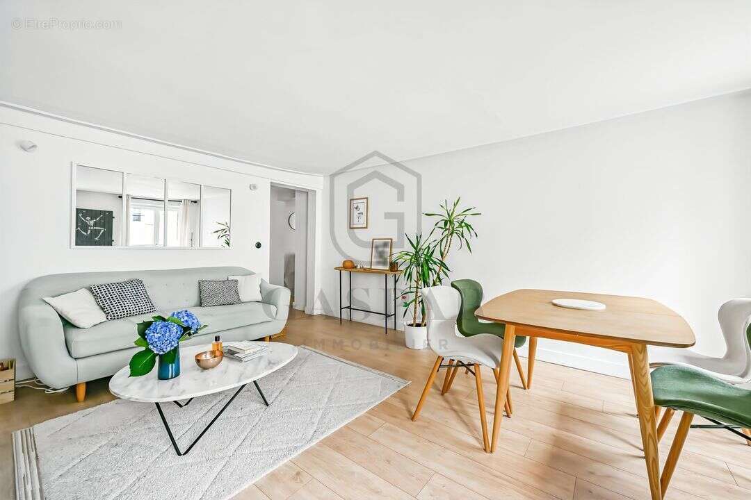 Appartement à PARIS-7E