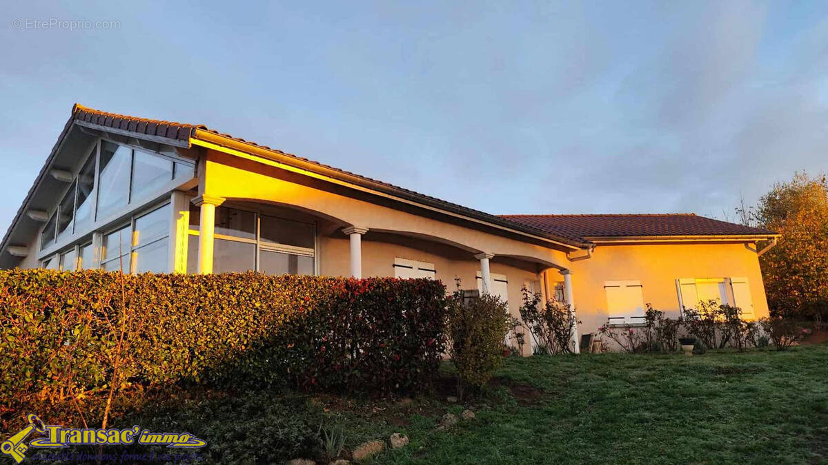 Maison à LES SALLES