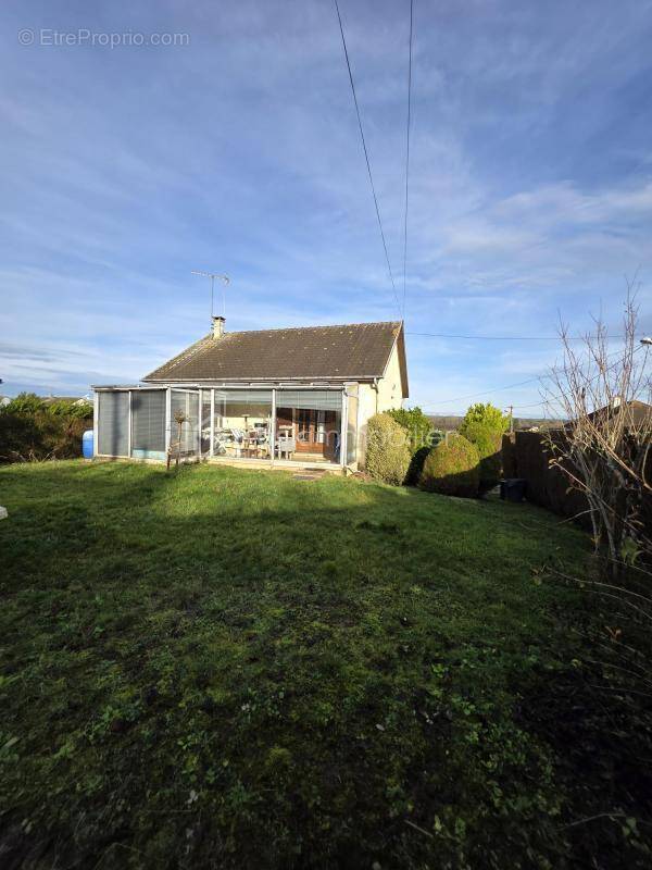 Maison à SAINTE-GAUBURGE-SAINTE-COLOMBE