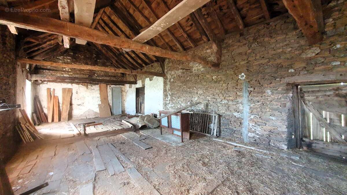 Maison à LA SALVETAT-PEYRALES