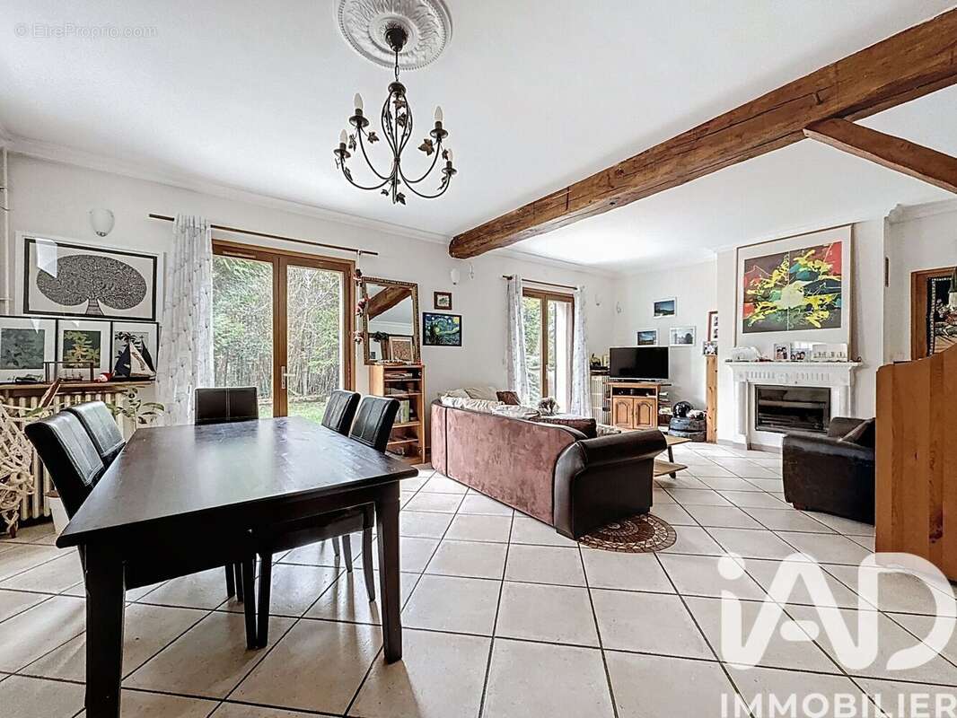 Photo 2 - Maison à VIRY-CHATILLON