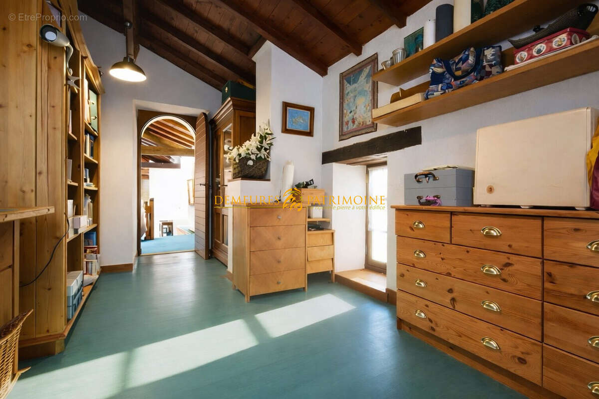 Maison à SALLES-LAVALETTE