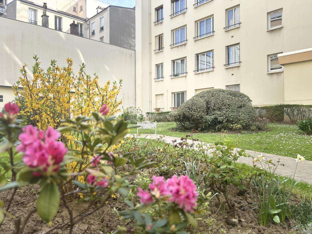 Appartement à PARIS-20E