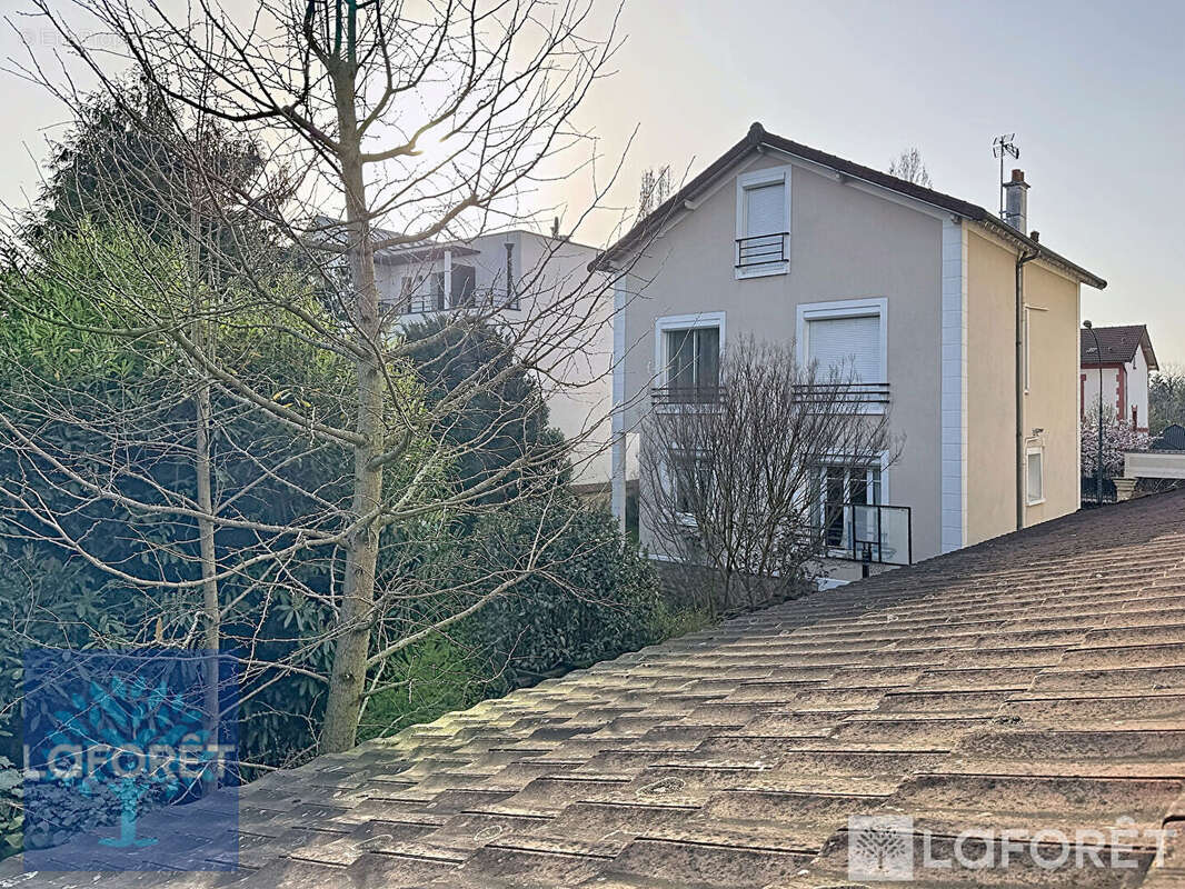 Maison à SAINT-MAUR-DES-FOSSES