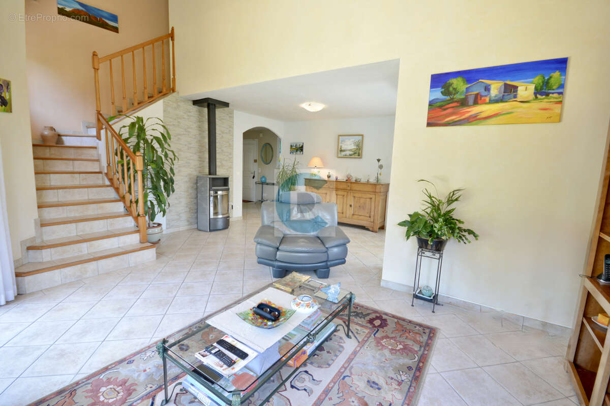 Maison à CONTAMINE-SUR-ARVE