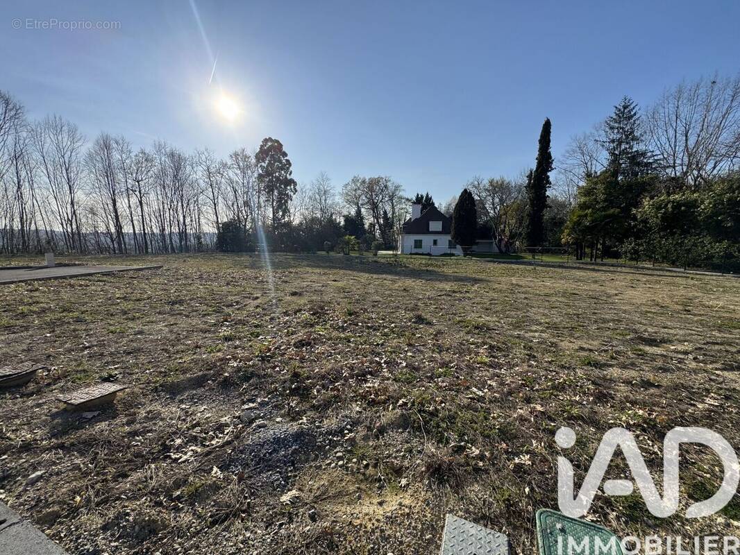 Photo 1 - Terrain à LESCAR