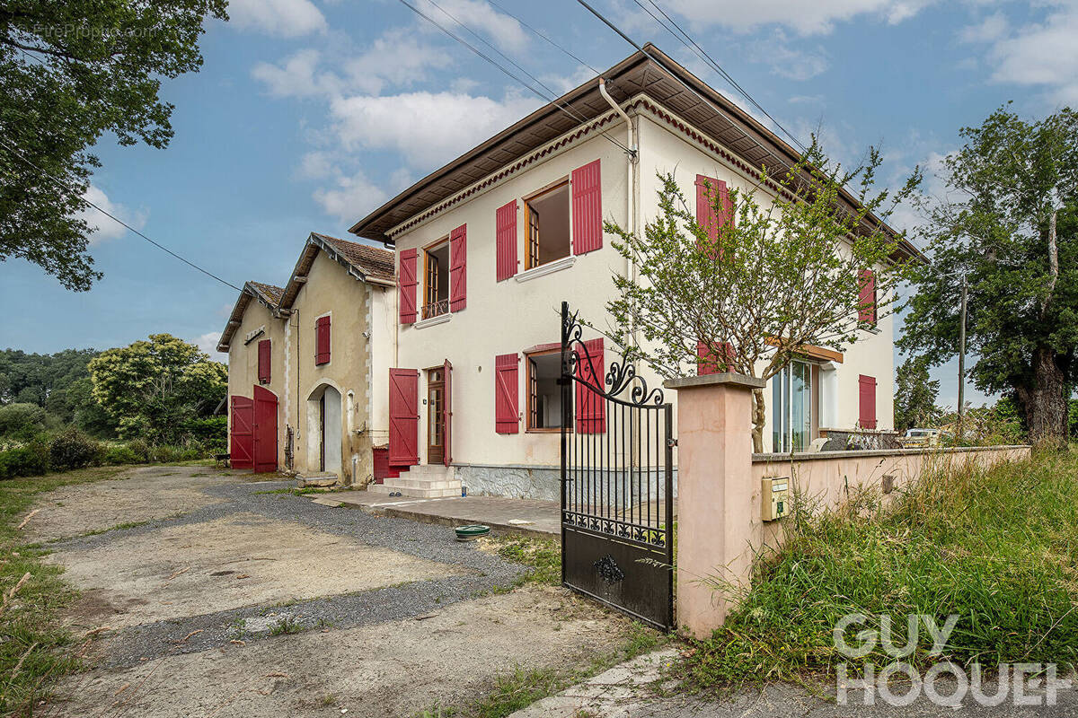 Maison à AMOU