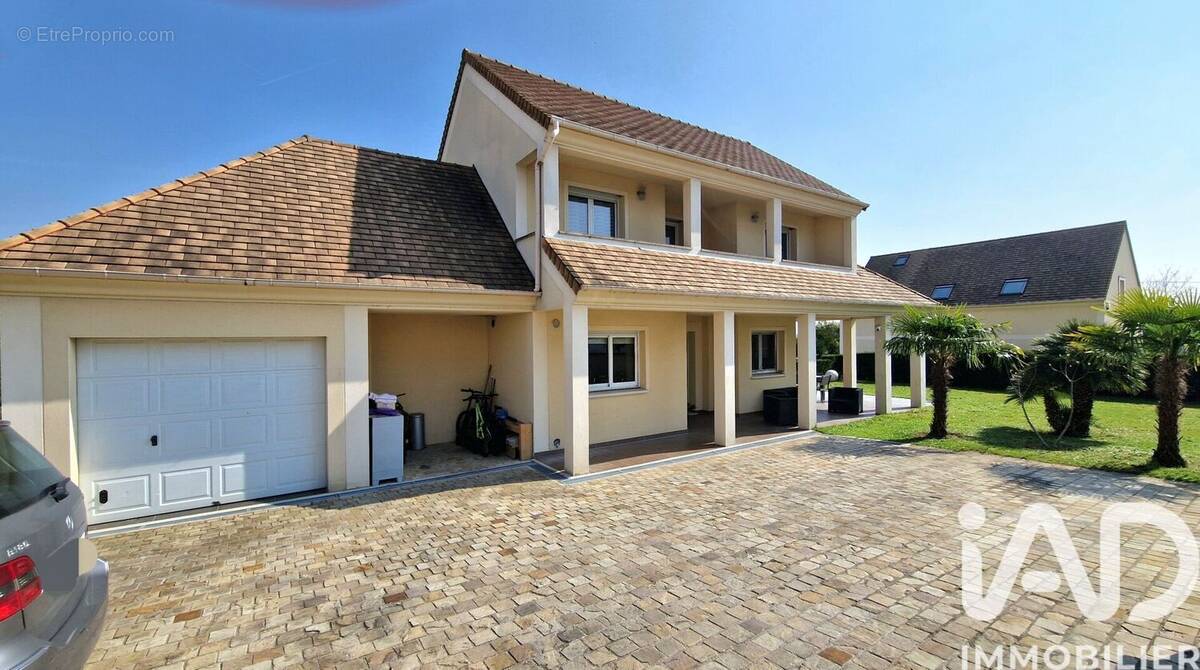 Photo 1 - Maison à MONTLHERY