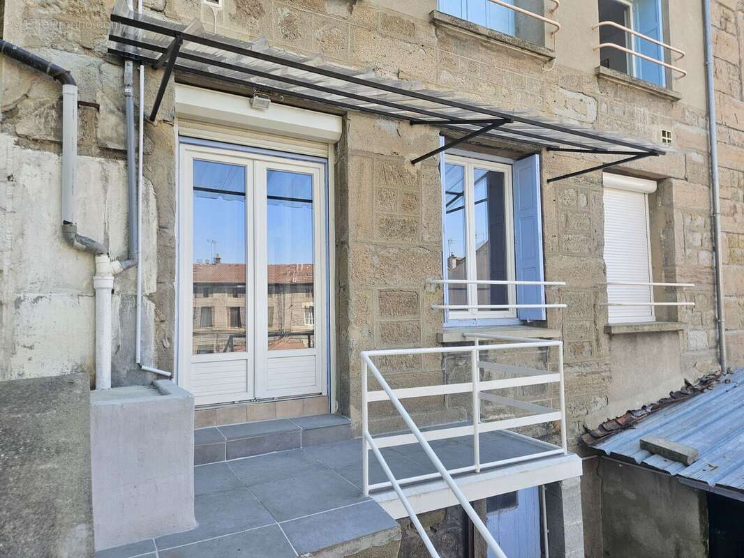 Photo 3 - Appartement à SAINT-GENEST-LERPT