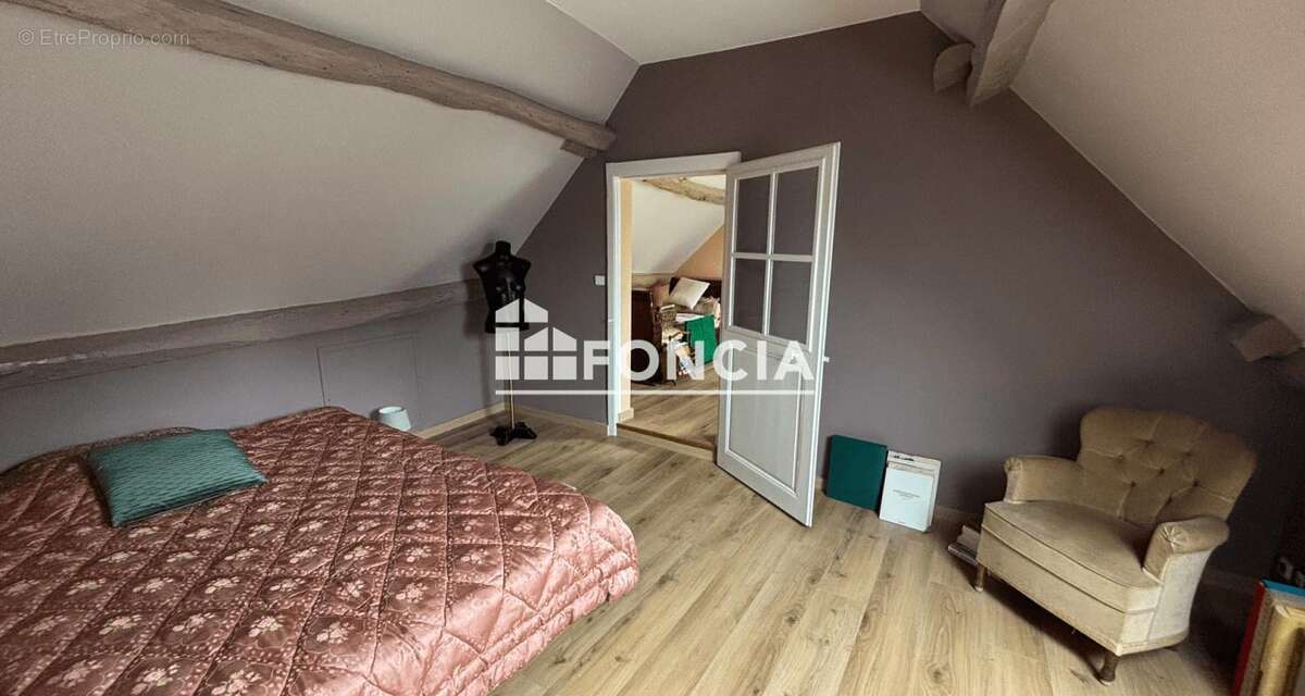 Maison à FRESNAY-SUR-SARTHE