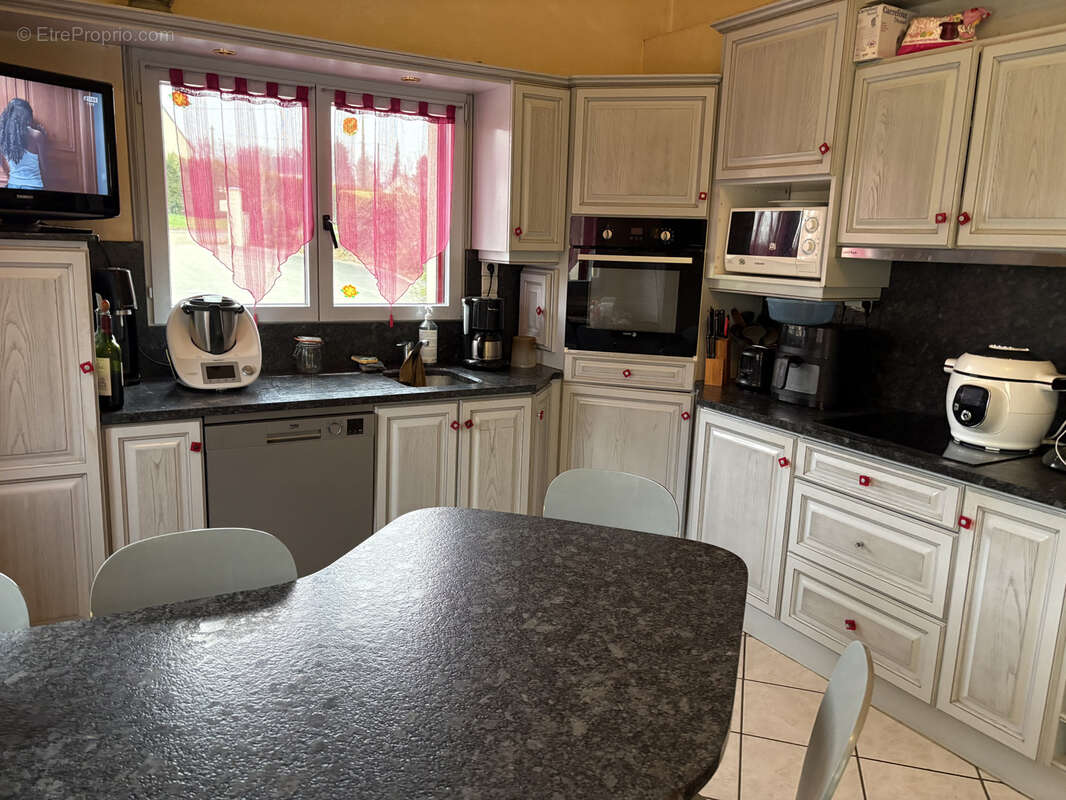 Maison à LA HAIE-TRAVERSAINE